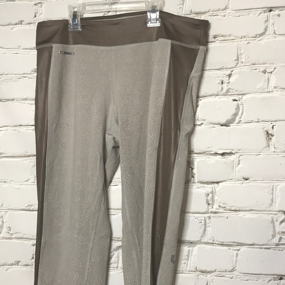 Lole Capris - Picture 3 of 6